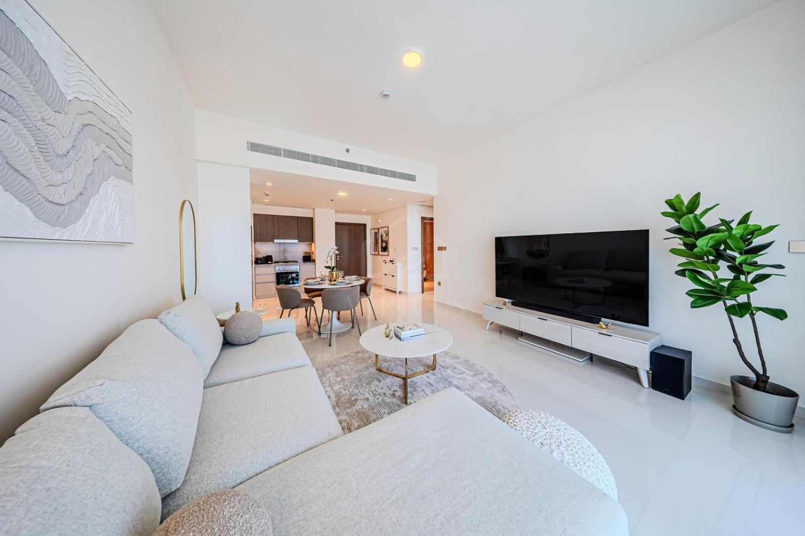 Gorgeous 1bd With Access In Grand Bleu *