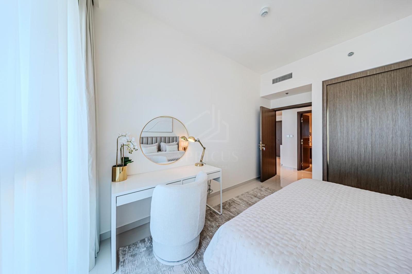 Gorgeous 1bd With Access In Grand Bleu * Dubai