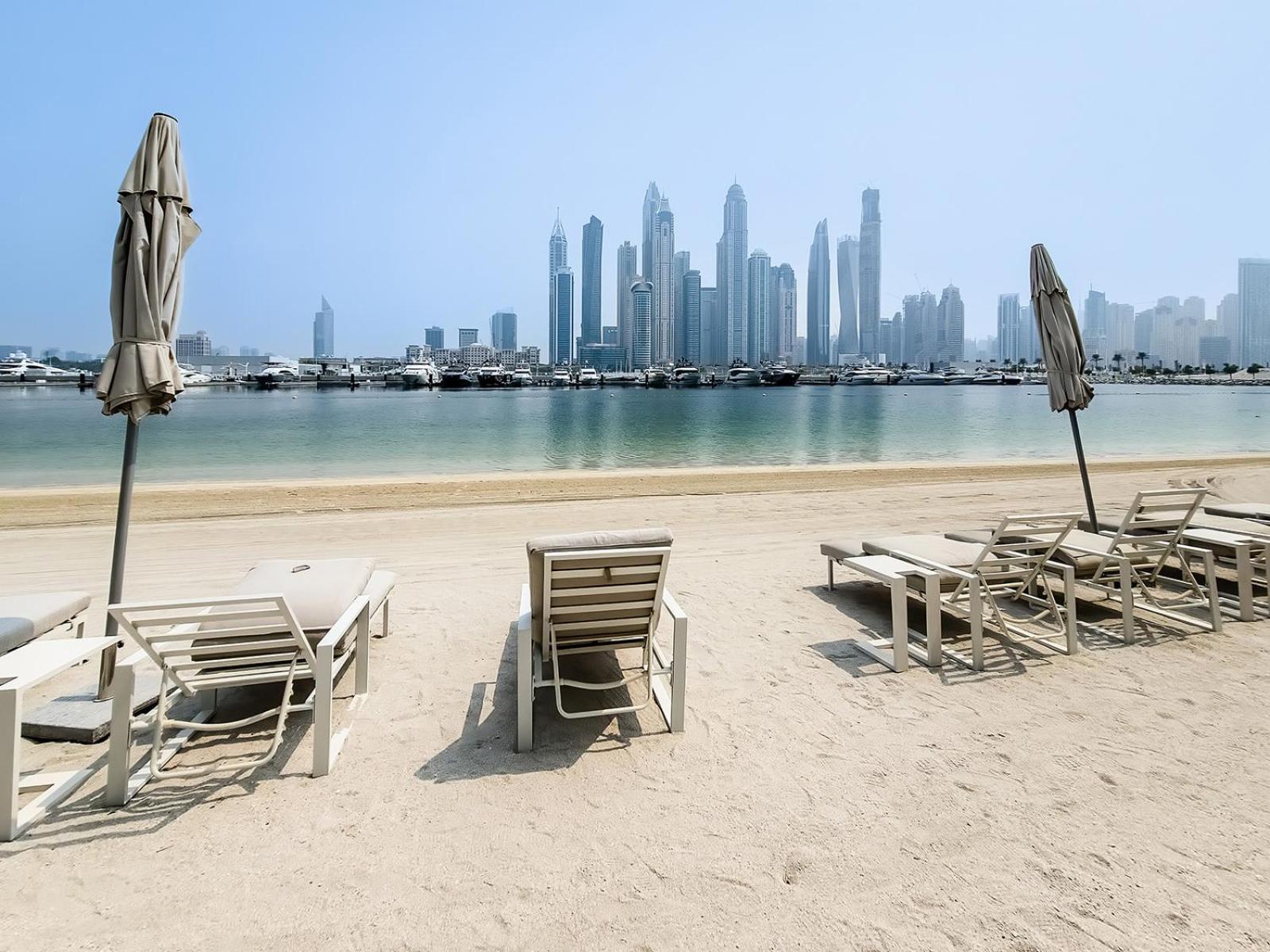 Gorgeous 1bd With Access In Grand Bleu * Dubai